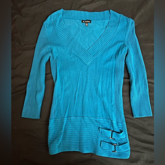 Aqua sweater from Le Chateau - Picture 1 of 2